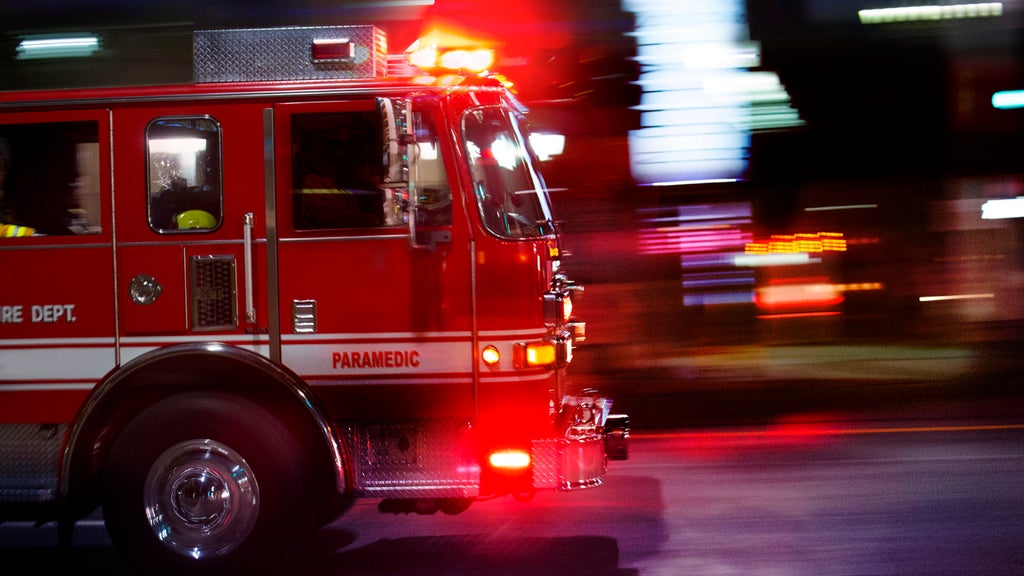 Crews battle structure fire in Victoria neighborhood, city officials say — WCCO / CBS Minnesota, Burnsville Community news