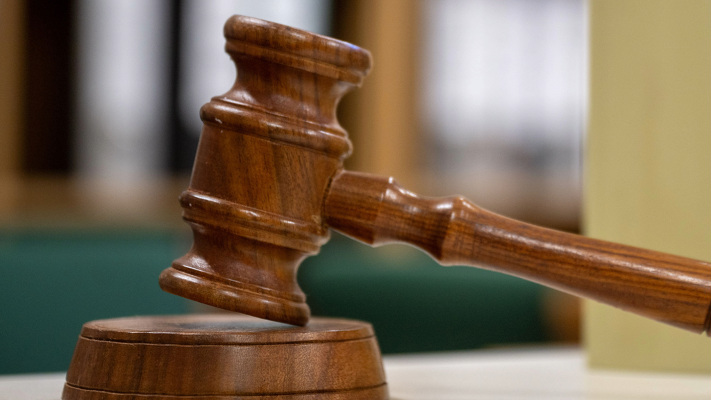 Judge sets bail at $200,000 for sex offender accused of posing as teen at Maple Grove school — WCCO / CBS Minnesota, Burnsville Schools news