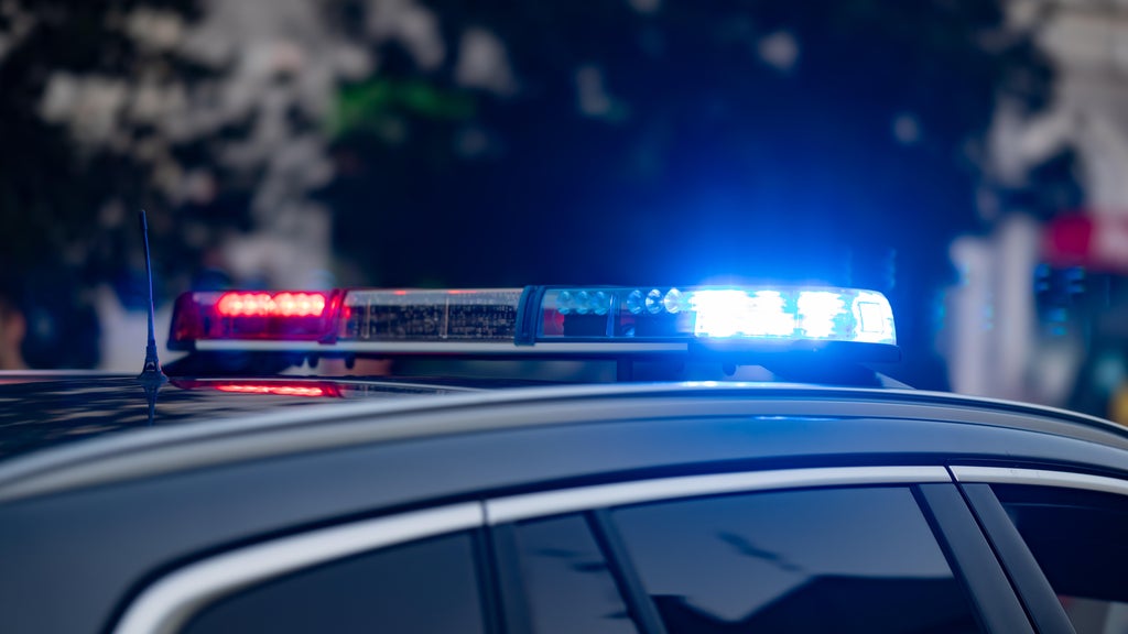 Shelter-in-place issued in Burnsville after shooting injures 1 — WCCO / CBS Minnesota, Burnsville Community news