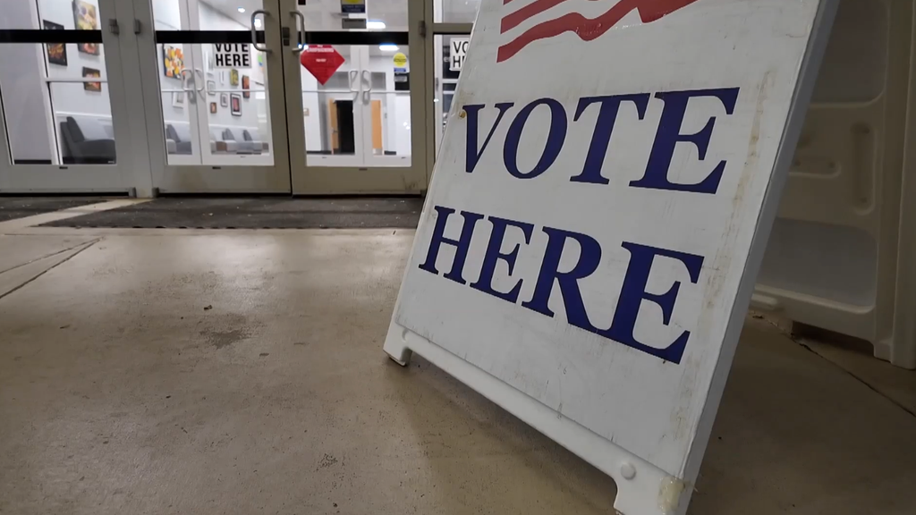 More than 200K Minnesotans have cast their ballots in midterm election — WCCO / CBS Minnesota, Burnsville Community news