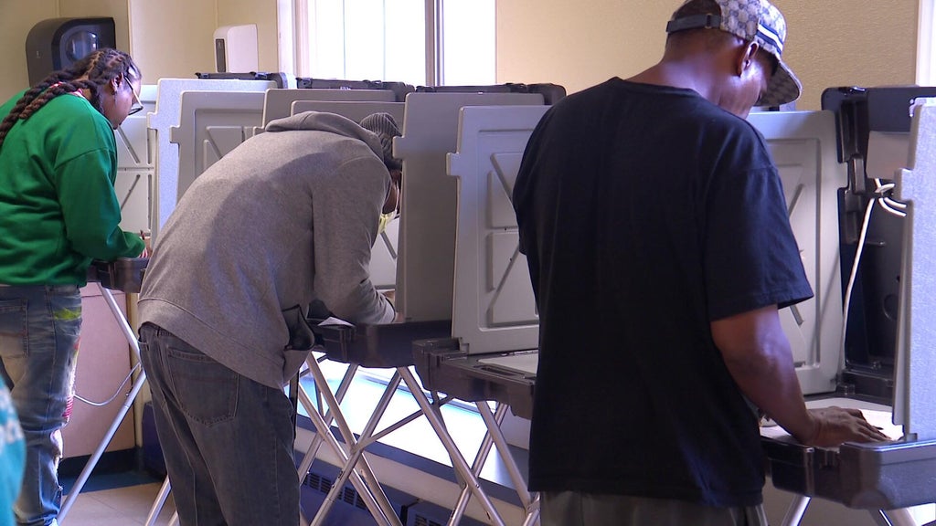 Catholic Charities helps Minnesota's unhoused vote ahead of midterms — WCCO / CBS Minnesota, Burnsville Sports news