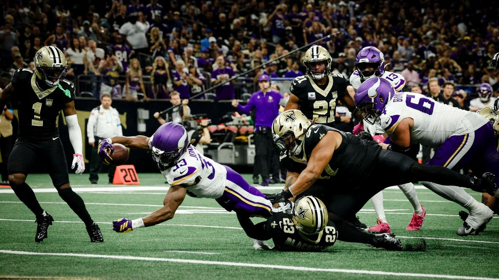 Jefferson, Jones, Murray all produce to help the unbeaten Vikings top Saints 23-13 โ WCCO / CBS Minnesota, Burnsville Sports news