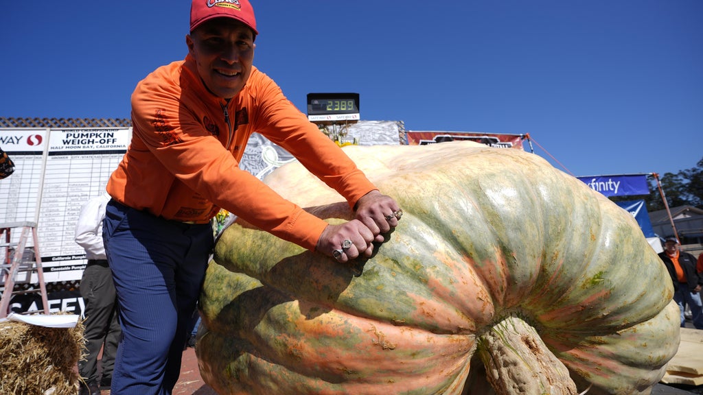 Anoka County pumpkin grower wins California title for 5th time in 7 years — WCCO / CBS Minnesota, Burnsville Arts news