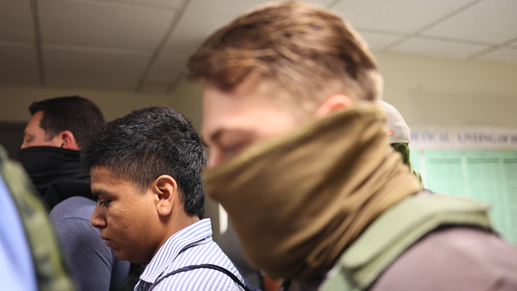 DOJ sues St. Paul and Portland, Oregon, over mask and ID requirements for federal officers — WCCO / CBS Minnesota, Burnsville Government news