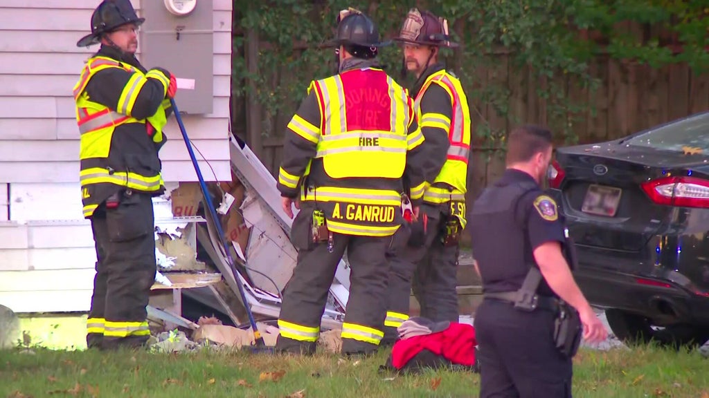 Man blew through Bloomington stop sign, hit car, which then struck home, police say — WCCO / CBS Minnesota, Burnsville Community news