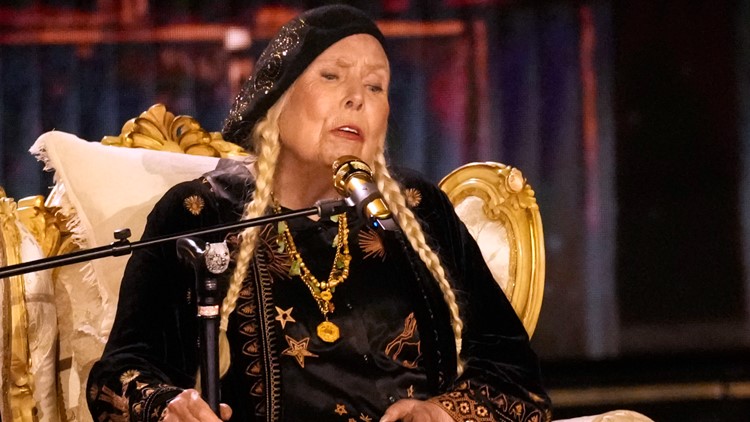 Joni Mitchell becomes American citizen after 62 years in U.S. — KARE 11 Entertainment