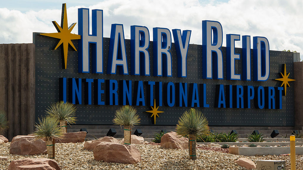 Private jet runs off Vegas runway and crashes into airport fence — FOX 9, Burnsville Community news